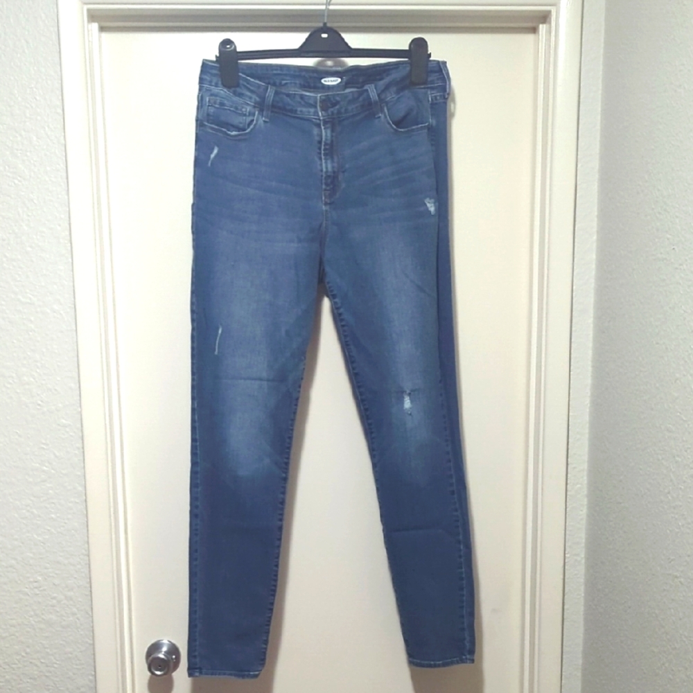 Old Navy Rockstar Super Skinny Distressed Jeans